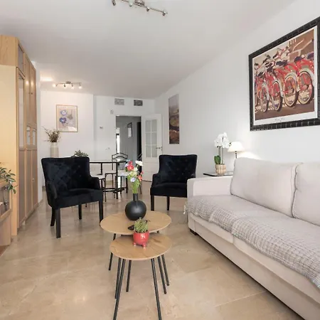 221 Marina Real